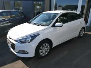 Hyundai i20 i20 1.2 Klima Radio CD AUX USB MP3 Isofix AHK