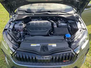 Skoda Octavia Combi 2.0 TSI RS Pano Matrix 05/2025 Bild 4