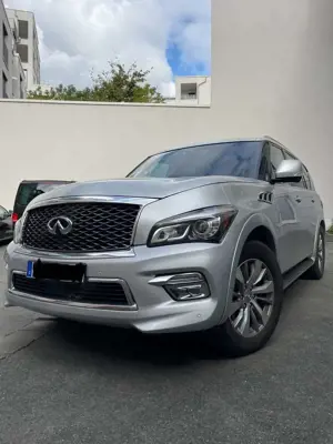 Infiniti Q80 Bild 2