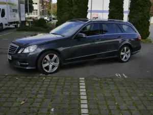 Mercedes-Benz E 220 E 220 T CDI 7G-TRONIC Avantgarde