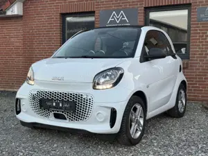 smart forTwo fortwo EQ coupe electric drive Schnelllader