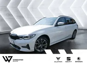BMW 320 d xDrive Sport Line NAVI W-LAN LED PANO