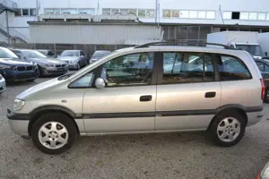 Opel Zafira 1,8 Basis 7.Sitzer Winterreifen+Sommer Bild 5