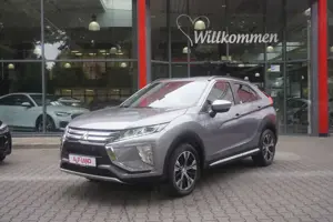 Mitsubishi Eclipse Cross 1.5 T-MIVEC Diamant LED 360° AHK Bild 2