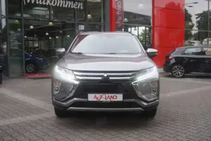 Mitsubishi Eclipse Cross 1.5 T-MIVEC Diamant LED 360° AHK Bild 3