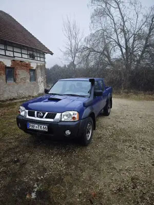 Nissan Pick Up Navara D22 4WD King Cab TÜV Neu