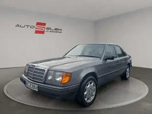Mercedes-Benz E 200 Automatik H Zulassung Nur 9 Tsd KM 1 A Zustand