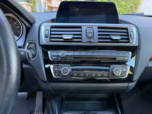 BMW 220 220 i Sport Line Schiebedach Automatik Sportpaket Bild 4