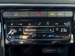 Volkswagen T-Roc Style 1.5 TSI  Navi*Kamera*APP*ACC*LED+1HD!!