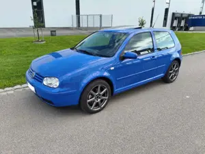 Volkswagen Golf 2.3 V5