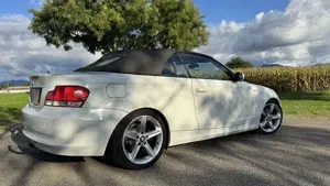 BMW 120 BMW 120i Cabrio mit abnehmbarer Anhängerkupplung