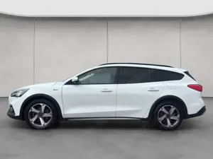 Ford Focus Turnier 1.0 EB Aut. ACTIVE Winterp. + LED Bild 2