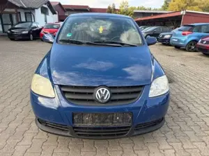 Volkswagen Fox Basis 97.000KM Scheckheft TÜV NEU !! Bild 2