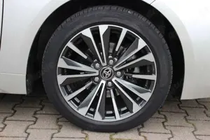 Toyota Corolla TS 1.8 Hybrid Team-D *Standheizung*Navi* Bild 4