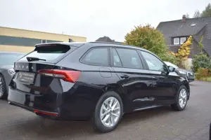 Skoda Octavia Combi 2.0 TDI DSG Selection LED/ACC/Kame Bild 3