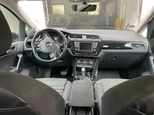 Volkswagen Touran Touran 2.0 TDI SCR (BMT) DSG Highline Bild 2