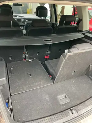 Volkswagen Touran Touran 2.0 TDI SCR (BMT) DSG Highline Bild 4