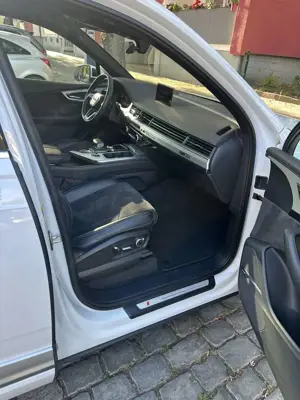 Audi Q7 50 TDI quattro tiptronic