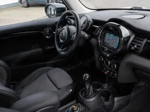 MINI Cooper Paket Chili/Navigation/Sitzheizung/PDC hi Bild 4