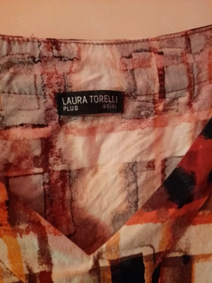 Braun-rot gemustertes Shirt mit V-Ausschnitt Bild 4