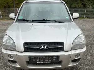 Hyundai TUCSON 2.0 GLS (4WD)