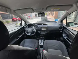 Toyota Yaris Yaris Hybrid 1.5 VVT-i Style Selection Bild 2