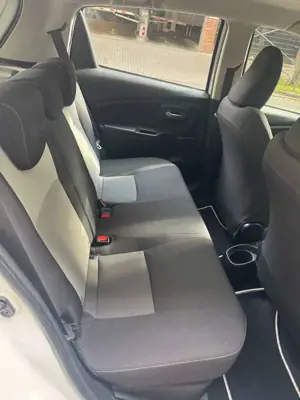 Toyota Yaris Yaris Hybrid 1.5 VVT-i Style Selection Bild 5