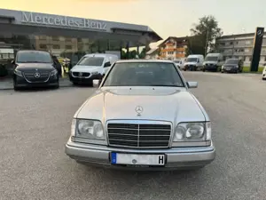 Mercedes-Benz E 200 W124 Mopf 2 | KLIMAAUTOMATIK |H-Zulassung+TÜV NEU Bild 2