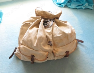 Rucksack, 50er Jahre, beigefarbener, strapazierfähiger Stoff mit robusten Lederriemen Bild 3