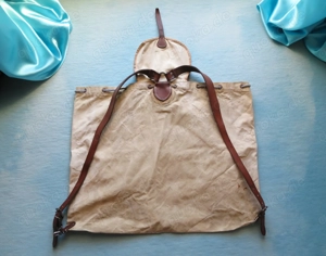 Rucksack, 50er Jahre, beigefarbener, strapazierfähiger Stoff mit robusten Lederriemen Bild 6
