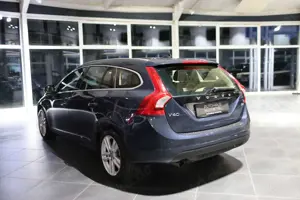 Volvo V60 D4 SUMMUM VOLVO-SCHECKHEFT BI-XENON Bild 4