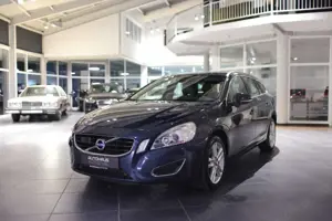 Volvo V60 D4 SUMMUM VOLVO-SCHECKHEFT BI-XENON Bild 3