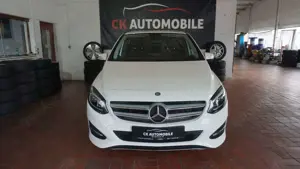 Mercedes-Benz B 180 *NAVI*TEMPOMAT*AHK*PDC*LED*AUTOMATIK