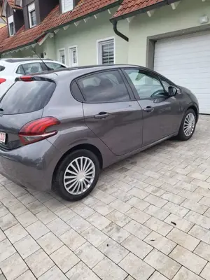 Peugeot 208 PureTech 82 Style Bild 5