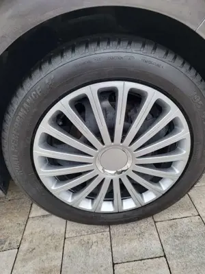 Peugeot 208 PureTech 82 Style Bild 3