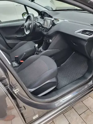 Peugeot 208 PureTech 82 Style Bild 4