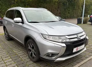 Mitsubishi Outlander 2.2 Top 4WD/7-Sitzer/Steuerkette NEU Bild 3