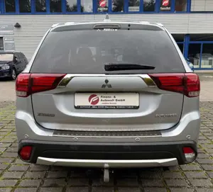 Mitsubishi Outlander 2.2 Top 4WD/7-Sitzer/Steuerkette NEU Bild 5