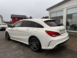 Mercedes-Benz CLA 220 Shooting Brake (CDI) d 7G-DCT AMG Line Bild 4