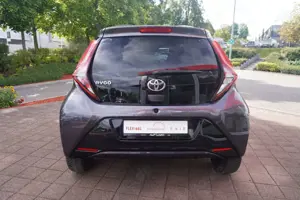 Toyota Aygo AYGO 1.0 x-play Team D Klimaaut. Faltdach Kamera Bild 4
