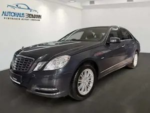 Mercedes-Benz E 200 Autom*Navi*PDC vo+hi*Sehr sauber !