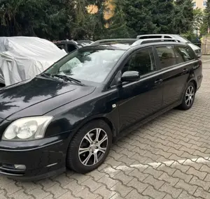Toyota Avensis 1.8 Sol Bild 2
