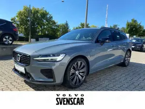 Volvo V60 T8 Plug-In Hybrid AWD Plus Dark Pano 360°Kamera He