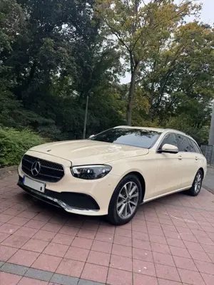 Mercedes-Benz E 220 d T 9G-TRONIC Avantgarde