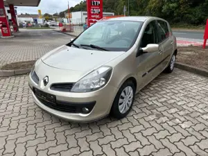 Renault Clio 1,6 AUTOMATIK  TÜV / NEU/ BIS 10/2027