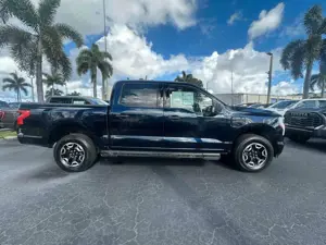 Ford F 150 Lightning XLT  2023 dunkelblau IN HAMBURG!
