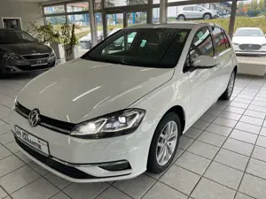 Volkswagen Golf VII Highline *LED*NAV*DAB*1.Hand*AppleCP*
