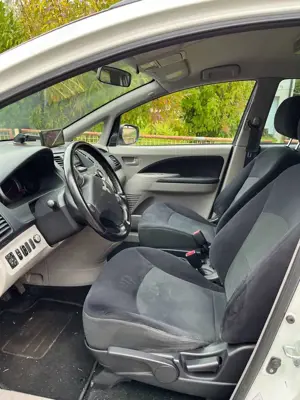 Mitsubishi Grandis 2.4 Inform mit LPG Autogas Bild 2