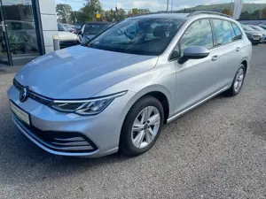 Volkswagen Golf Variant VIII 1.0 eTSI DSG Life LED ACC Carplay Ambiente