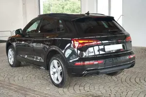 Audi Q5 40 TDI S-Line quattro s-tronic LED ACC Navi AHK Bild 3